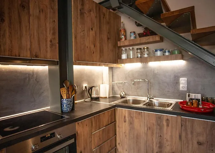 Euzoia Luxury Maisonette * Hanya